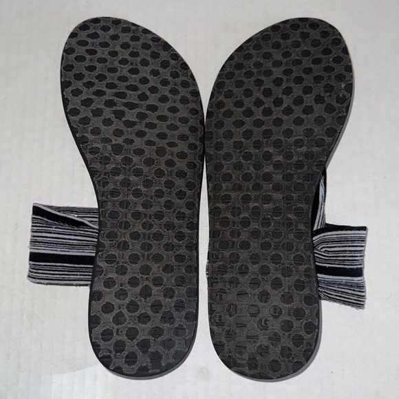 Sanuk Yoga 2 Solid Vintage Sandals - Picture 8 of 9